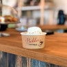 Tarrina de helado impresa personalizada con el logotipo 'Bekkers Kaffebar'