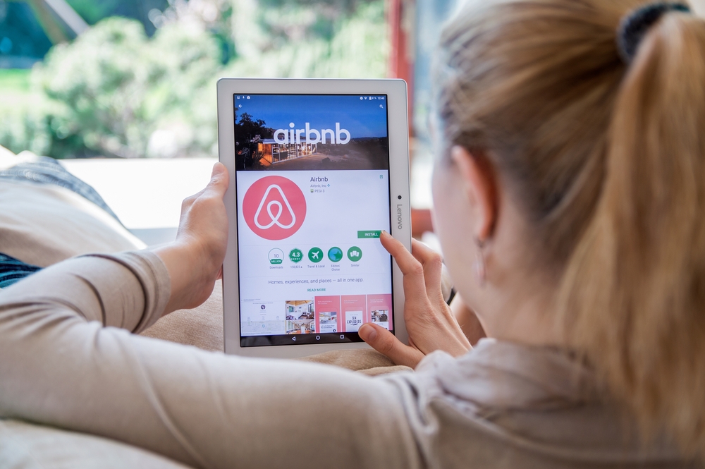 Airbnb vs Hotels