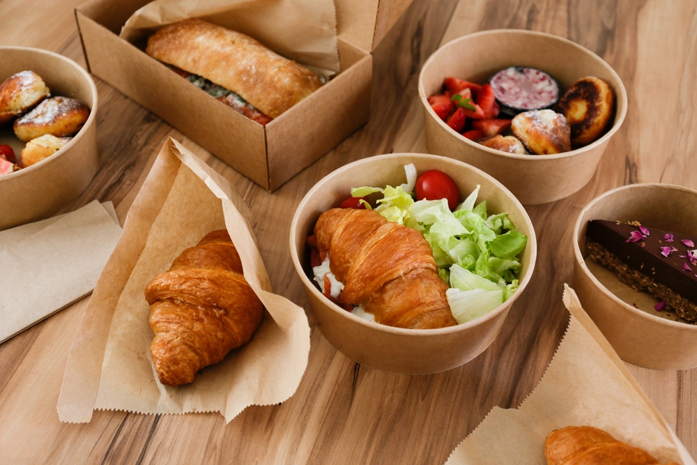 different takeaway packaging used for food
