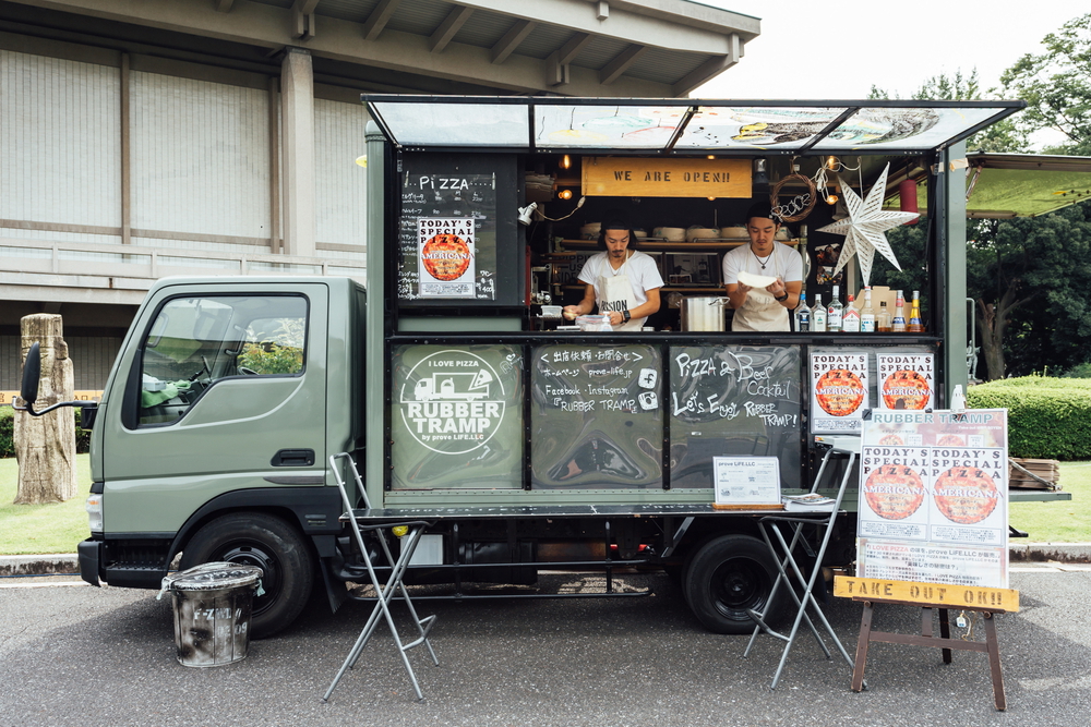 a pizza food truck