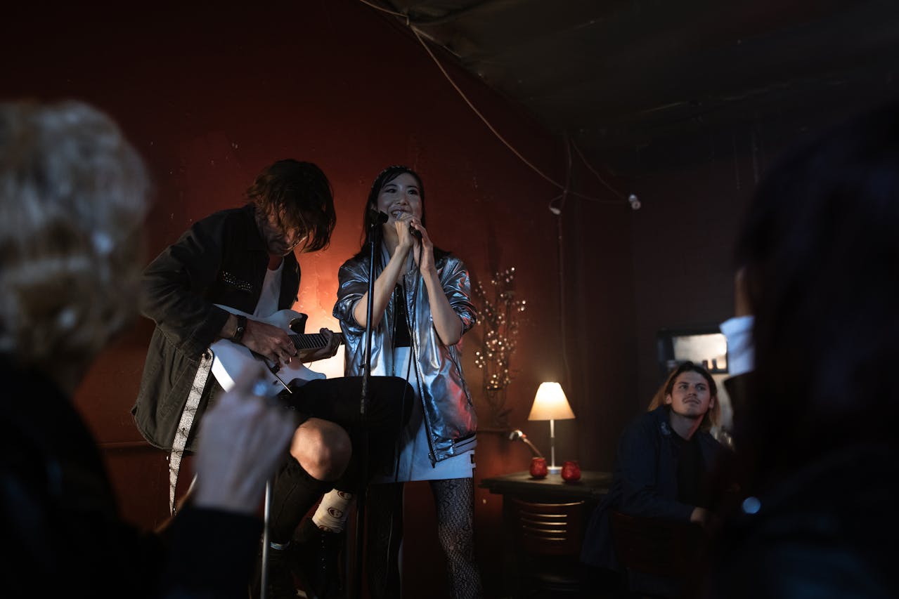 live music band in a burger bar